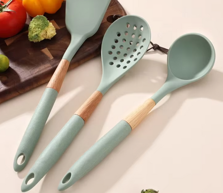 Набір кухонного приладдя 7в1 з деревʼяними вставками KITCHEN SET SILICONE AT-D3K ART-0761