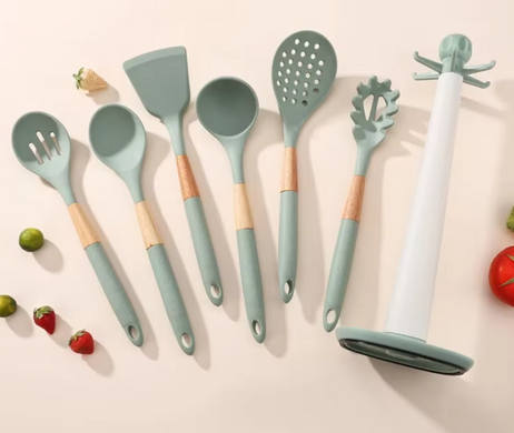 Набір кухонного приладдя 7в1 з деревʼяними вставками KITCHEN SET SILICONE AT-D3K ART-0761