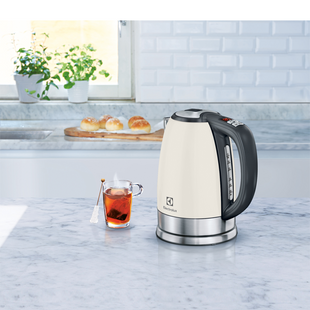 Електрочайник ELECTROLUX EEWA 7700 W