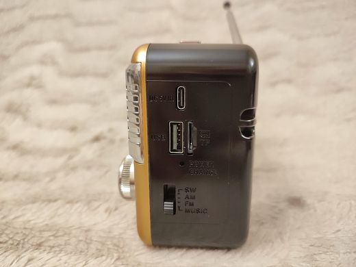 Радіоприймач зі знімним акумулятором та Bluetooth GOLON RX-907BT